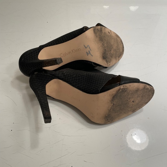 Calvin Klein peep toe mules - Picture 4 of 4